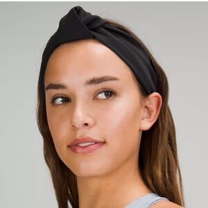 Lululemon Knot Stopping Matte Black Headband NWOT